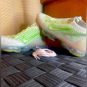 Nike Vapors Size:8